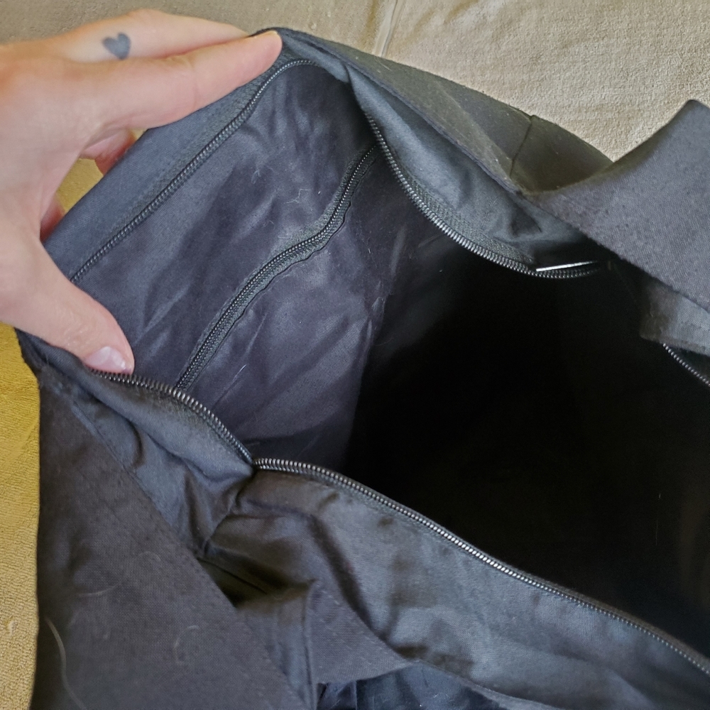 FINAL MARKDOWN- Black Crossbody Bag - Picture 5 of 10